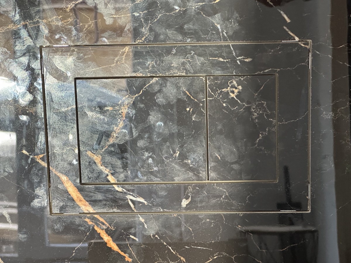 TLS-INFINITY FRAME burkolható WC nyomólap beépítése